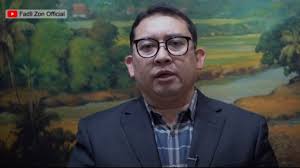 Pada saat reformasi 98, fadli zon ini rupanya telah akrab dengan fahri hamzah. Intelektual Muda Nu Sindir Balik Fadli Zon Soal Blusukan Risma Suara Lampung