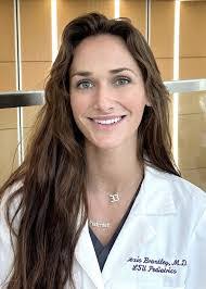 Alexis Brantley's Instagram, Twitter & Facebook