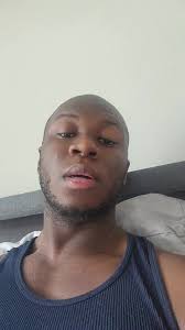 Carmelo Anthony Cutting His Hair