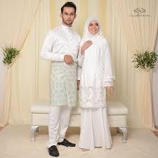 / memandangkan ini adalah jubah berwarna putih, mungkin terdapat tanda kecil pada jubah. Baju Nikah Lelaki Slimfit Offwhite Galeri Kurung