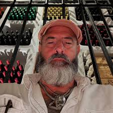 Rien de tel qu'un passage au marché de #Setúbal pour bien commencer la  journée ! J'adore y aller pour son atmosphère authentique, ses étals  colorés, les produits ultra frais, et surtout ce