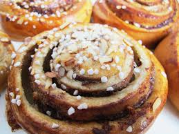 2b, who adapted it from fika: Kanelbullens Dag Cinnamon Bun Daysemiswede