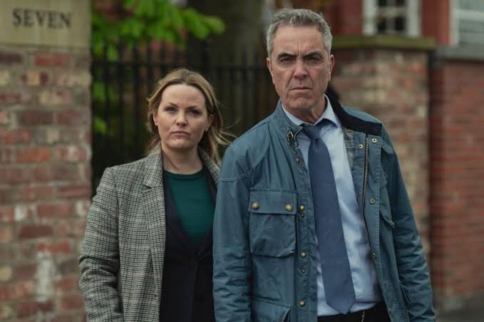 How many episodes of Stay Close on Netflix are there? | Wales Online