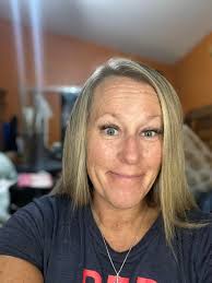 Next destination: Maui! Inspired by the lush vegetation of the island 🌴  this shade brings a natural touch & texture to your designs.