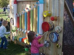 Music Wall Using Different Objects Kinderspiel Im Freine Diy Spielplatz Outdoor Spiel Ideen