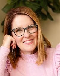 Renee Delapp's Instagram, Twitter & Facebook