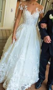 Striking White Wedding Dresses For The Demanding Women Every Bride Deserves To Look Her Best On Her Special Day There A In 2020 Kleider Hochzeit Brautkleid Weiss Braut
