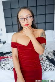 ▷ Eva Cuervo in Nerdy Latina Nymphomania (Photo 24) | Team Skeet