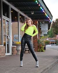 She was majorly raised by her mother whose name is given tiffany with two siblings named tyler ray hill and hunter ray hill a.k.a h2balla. Piper Rockelle On Instagram Plastic Pants Check Tag 3 Friends Who Love The Color Yellow Cute Girl Outfits Kids Outfits Girls Girls Fashion Tween