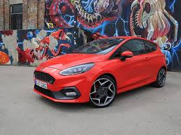 Für den neuen ford fiesta wurden die funktionen verbessert und erweitert. Testbericht Ford Fiesta St Mit 200 Ps Auto Motor At