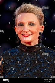 Robyn Reid's Instagram, Twitter & Facebook