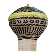 Bambu panjang dipotong memakai parang sepanjang 1,5 dan 2 meter. Jual Bakul Nasi Tempat Nasi Boboko Plus Tutup Bakul Motif Batik Bahan Anyaman Bambu Di Lapak Rumah Budaya Bukalapak