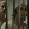 Der psychothriller handelt von der suche nach zwei entführten jungen mädchen durch ihre väter, die dabei auch zu selbstjustiz greifen. Https Encrypted Tbn0 Gstatic Com Images Q Tbn And9gcrxmbvcoy Iponzzvnq Sozcscczyrbpozfnob Vzzdrs 07nhf Usqp Cau