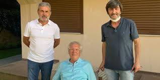Aziz yıldırım haberleri sayfasında aziz yıldırım ile ilgili tüm haberleri, gelişmeleri ve son dakika haberlerini okuyabilirsiniz. Aziz Yildirim A Dikkat Ceken Ziyaret Son Dakika Futbol Haberleri