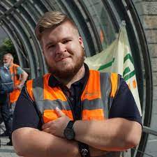 Damit bringt sie oft nicht nur die deutsche bahn, sondern auch wirtschaft und infrastruktur zum erliegen. Reportage Unterwegs Mit Dem Jungen Lokfuhrer Janik Beim Bahnstreik In Munchen Politik Jetzt De