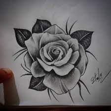 A través de los siglos la gente se ha tatuado símbolos significativos en la piel, y la rosa es una imagen los diseños de tatuajes de rosario a menudo incorporan la rosa azul porque el color azul está asociado con el manto de maría. Plantillas Disenos De Rosas Para Tatuajes Nail Art