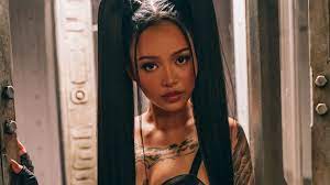 1 personal life 2 controversy 3 trivia 4 subscriber milestones 5 references she was born in the philippines on february 8, 2001. Tiktok Star Bricht Rekord Wer Ist Eigentlich Bella Poarch Promiflash De