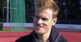 Zane Robertson's Instagram, Twitter & Facebook