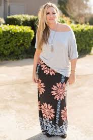 What Top To Wear With A Plus Size Maxi Skirt Page 6 Of 7 Curvyoutfits Com Maxi Dress Outfit Plus Size Long Skirts Casual Maxi Dress Outfit