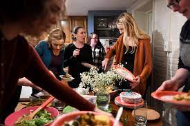 Whether it's a fancy dinner or a simple breakfast like we did at our sleigh ride brunch, we love sitting around a table and enjoying good food and drinks. Like Therapy But Better The Holiday Dinner Party That Makes Space For Grief Chicago Tribune