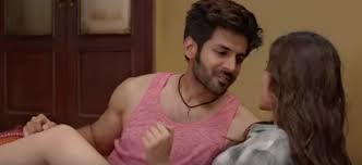 Luka Chuppi Song Duniyaa Kartik Aaryan And Kriti Sanon S Romance Is Unmissable News Nation English It tells the story of a television reporter in mathura who falls in love with a headstrong woman. luka chuppi song duniyaa kartik aaryan