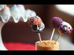 Retrouvez Ces Recettes Et Les Listes D Ingredients Sur Allrecipes France Http Allrecipes Fr Recette 14726 Cakepops La Vanille Food Cooking Area Desserts