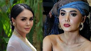 She is the younger sister of yuni shara, another indonesian singer. Heboh Kakak Krisdayanti Yuni Shara Ungkap Wasiat Sebelum Meninggal Ini Permintaan Eks Raffi Ahmad Pos Kupang