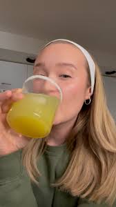 We love to talk about the bedtime routine, but what about the morning  routine! I'm getting ready for my last final of the week and this is my  special treat that will