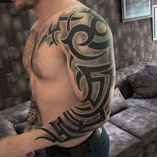 Hatta kollarını açarak hangi bölgeye dövme yaptıracaklarını çevrelerindeki arkadaşlarına bol bol anlatırlar. Calismalarim Tattoo Art Timucin Degirmenci