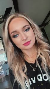 Thank God for braces, or I would not be able to participate in this trend😅  #snatched #teeth #trending