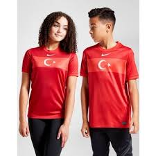 Creative illustrator and graphic designer with more than 10 years of experience. Nike Turkei 2020 21 Away Trikot Kinder Weiss Jd Sports