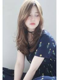 マリア maria by afloat センターパートの小顔ナチュラルロング ヘアカット ヘアスタイル ストレート ヘアスタイル