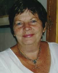 Simone Mahoney's Instagram, Twitter & Facebook