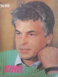 Fabrizio bentivoglio nasce a milano il 4 gennaio del 1957, figlio unico di un dentista veneto (morto quando aveva 14 anni) e di una casalinga milanese.frequenta il liceo scientifico milanese leonardo da vinci, coltivando le passioni per il calcio, il canto e la chitarra. Michele Placido Magazine Cover Photos List Of Magazine Covers Featuring Michele Placido Famousfix