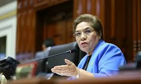 Luz Salgado fue llevada a clínica tras sufrir descompensación