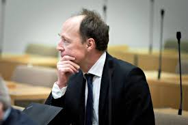 Perussuomalaisten puheenjohtaja, kansanedustaja / chairman of finns party, member of parliament we/us/our | twuko. Jussi Halla Aho Kritisoi Helsingin Uutisissa Ulkomailta Tulevan Halpatyovoiman Kayttoa Tulee Kalliiksi Paikalliset Helsingin Uutiset