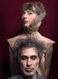 A UN PASO DEL TIEMPO