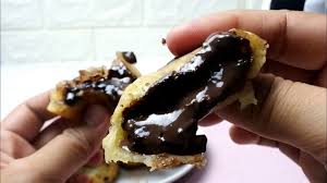 Terdapat 2 macam banana boat, yakni mini dan jumbo. Ide Bisnis Olahan Pisang Terbaru Banana Boat Olahan Pisang Lumer Dimulut Youtube