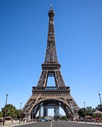 Toutes les 9 minutes, exactement comme dans un wagon tgv, c'est dire si vous êtes en sécurité chez nous. Tour Eiffel Autumn Holidays Is The Time To Enjoy Facebook