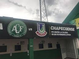 El cuadro cementero determinó modificar su escudo y se generó una enorme polémica. Chapecoense Utiliza El Escudo Tradicional De Union La Calera En La Previa De Su Choque Por Copa Sudamericana Redgol