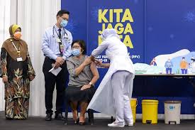 Pejabat daerah & tanah kinta. Yab Menteri Besar Antara Individu Terawal Terima Suntikan Vaksin Covid 19 Di Perak 1 Mac 2021