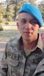 Saint stephen was the first christian martyr.· (by extension) one who sacrifices his or her life, station, or something of great personal value, for the sake of principle or to sustain a cause.· (with a prepositional. Wrrpu2ge1uspvm