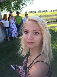 Evelyn Carr's Instagram, Twitter & Facebook