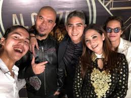Kumpulan berita dan informasi indonesia yang menjadi pembicaraan tentang koleksi maia estianty. Foto Bareng Maia Estianty Dan Ahmad Dhani Bikin Baper