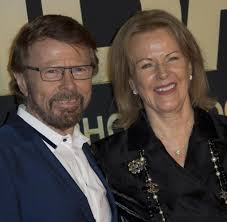 Wir blicken zurück auf eine erfolgreiche musikkarriere und zeigen auch ein foto, wie die sängerin heute aussieht. 40 Jahre Waterloo Mamma Mia Was Fur Eine Abba Party Welt