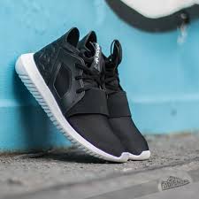 Wir haben mehrere farben zur auswahl. Adidas Tubular Defiant W Core Black Core Black Adidas Boty Adidas Boty