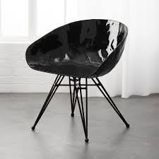 Shop Pugo Black Round Metal Chair Paying Homage To A Classic Our Avant Garde Version Shows Its Sculptural Metal Chairs Modern Accent Chair Black Metal Chairs