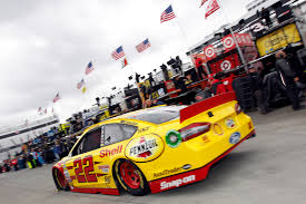 Nascar sprint cup lineups, qualifying, results]. Joey Logano Captures Pole For Sunday S Stp 500 At Martinsville Speedway Mexico Espanol Sala De Prensa De Ford
