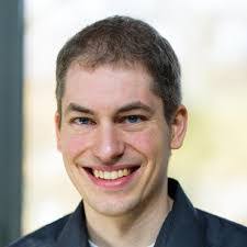 Daniel Knoop's Instagram, Twitter & Facebook