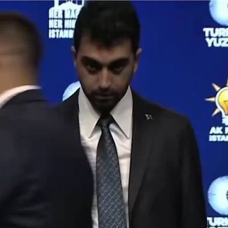 CHP'den AKP'ye geçen Tuzla Belediye Başkanı Eren Ali Bingöl: "Bugünden  itibaren yoluma AK Parti çatısı altında devam edeceğim. Bu kararın  merkezinde siyasi ikbalim değil, Tuzla'nın geleceği var. Eğer mesele siyasi  ikbal olsaydı,